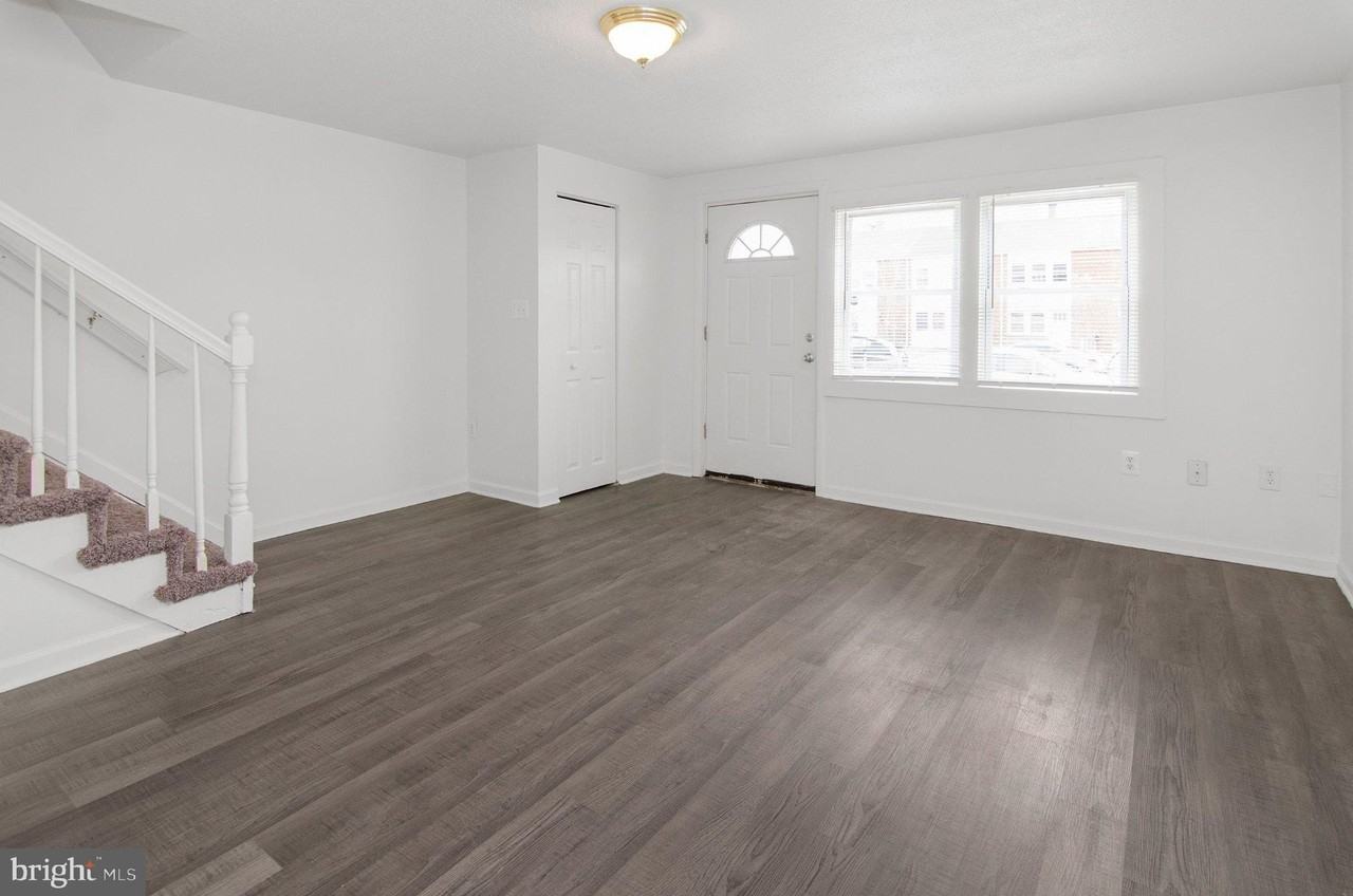 2064 Larkhall Rd - Photo 3 of 17
