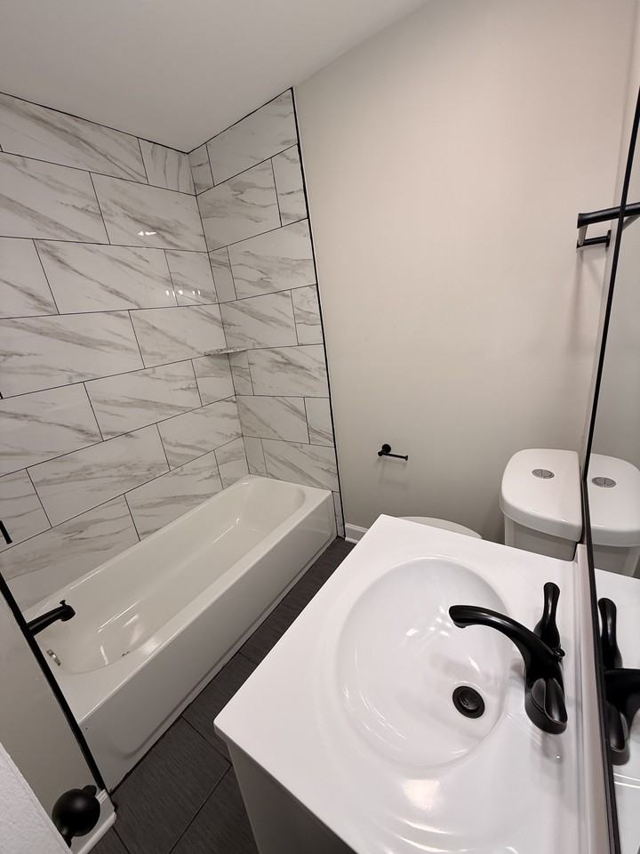 804 Glenwood Ave #1 - Photo 3 of 12