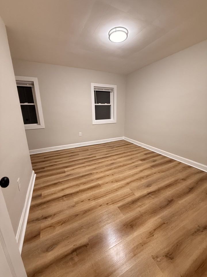 804 Glenwood Ave #1 - Photo 5 of 12