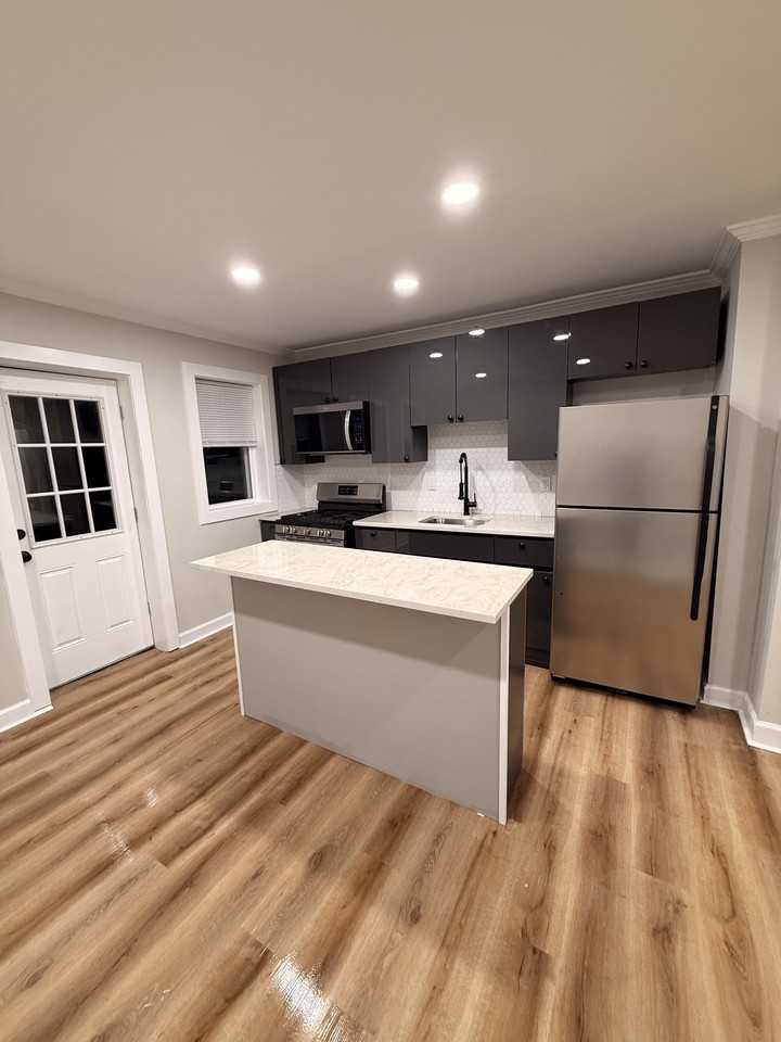 804 Glenwood Ave #1 - Photo 6 of 12