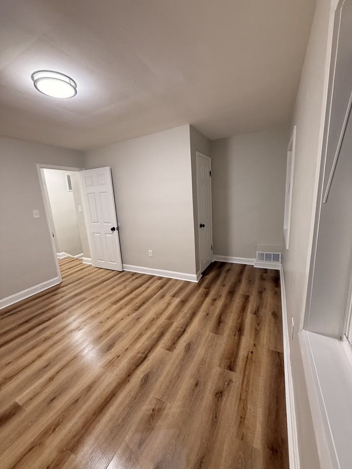 804 Glenwood Ave #1 - Photo 7 of 12