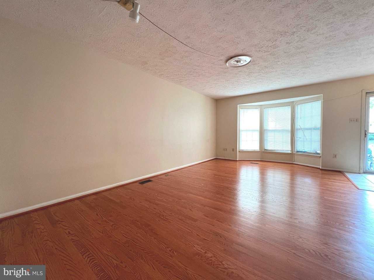 8531 Black Star Cir - Photo 2 of 49