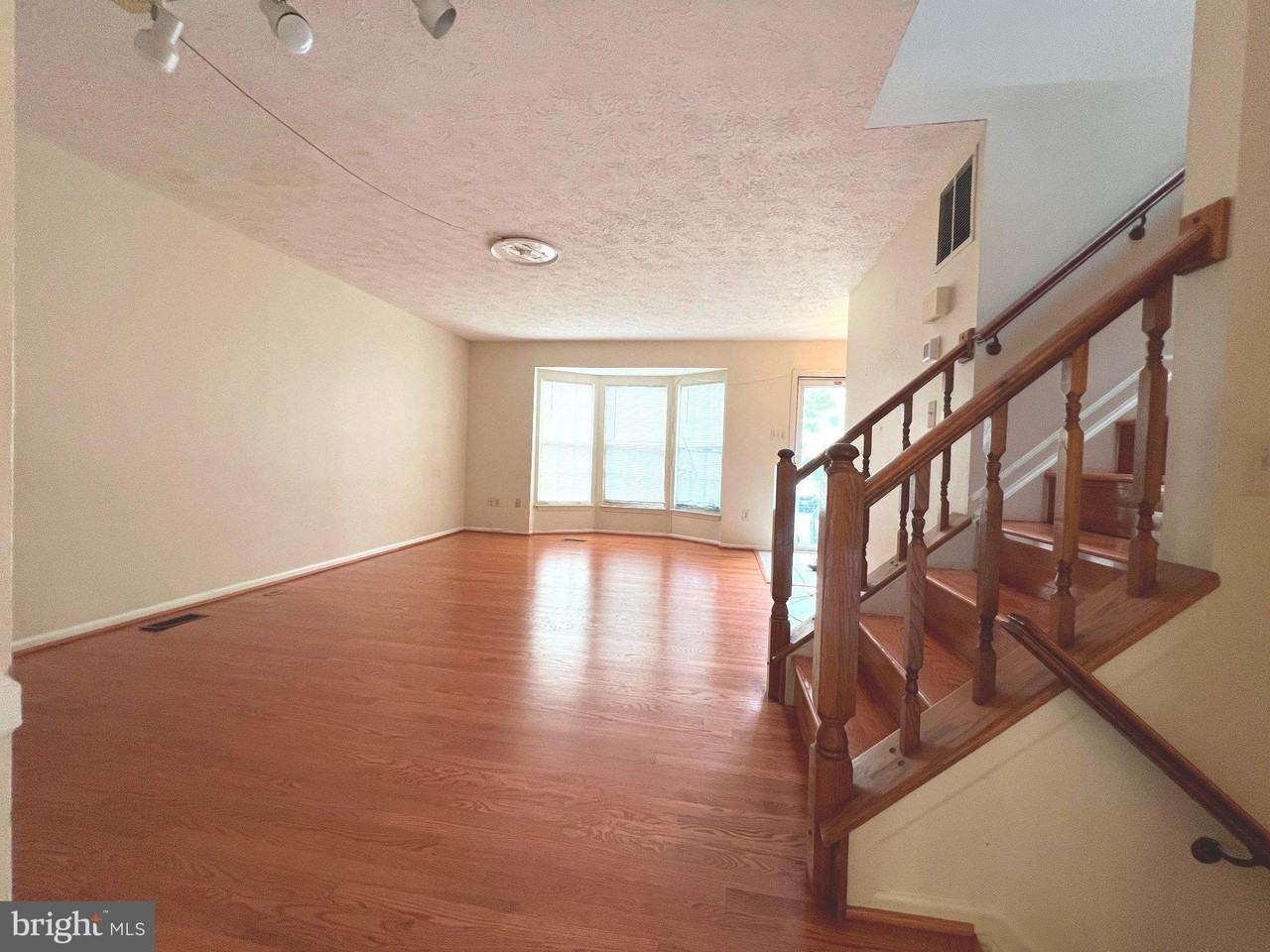 8531 Black Star Cir - Photo 3 of 49