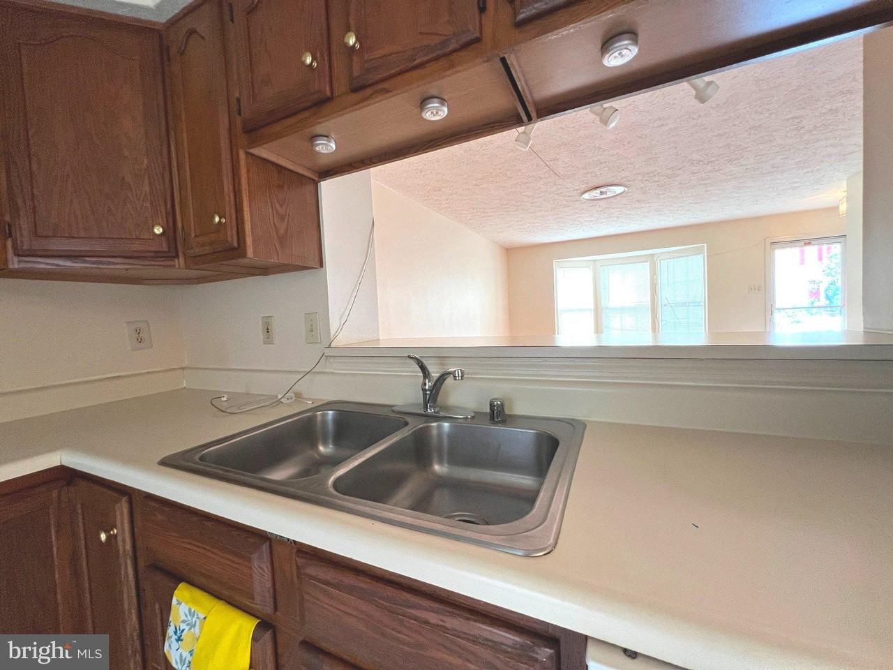8531 Black Star Cir - Photo 7 of 49