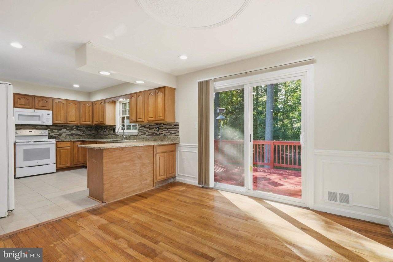 7510 Sanner Rd - Photo 4 of 37