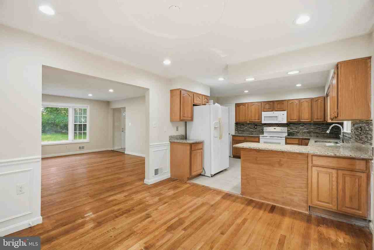 7510 Sanner Rd - Photo 5 of 37