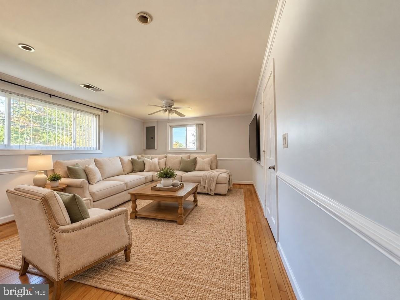 10406 Conover Dr - Photo 3 of 19