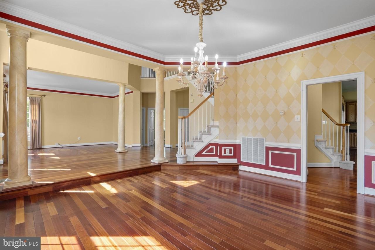 3 Sweetwood Ct - Photo 4 of 47