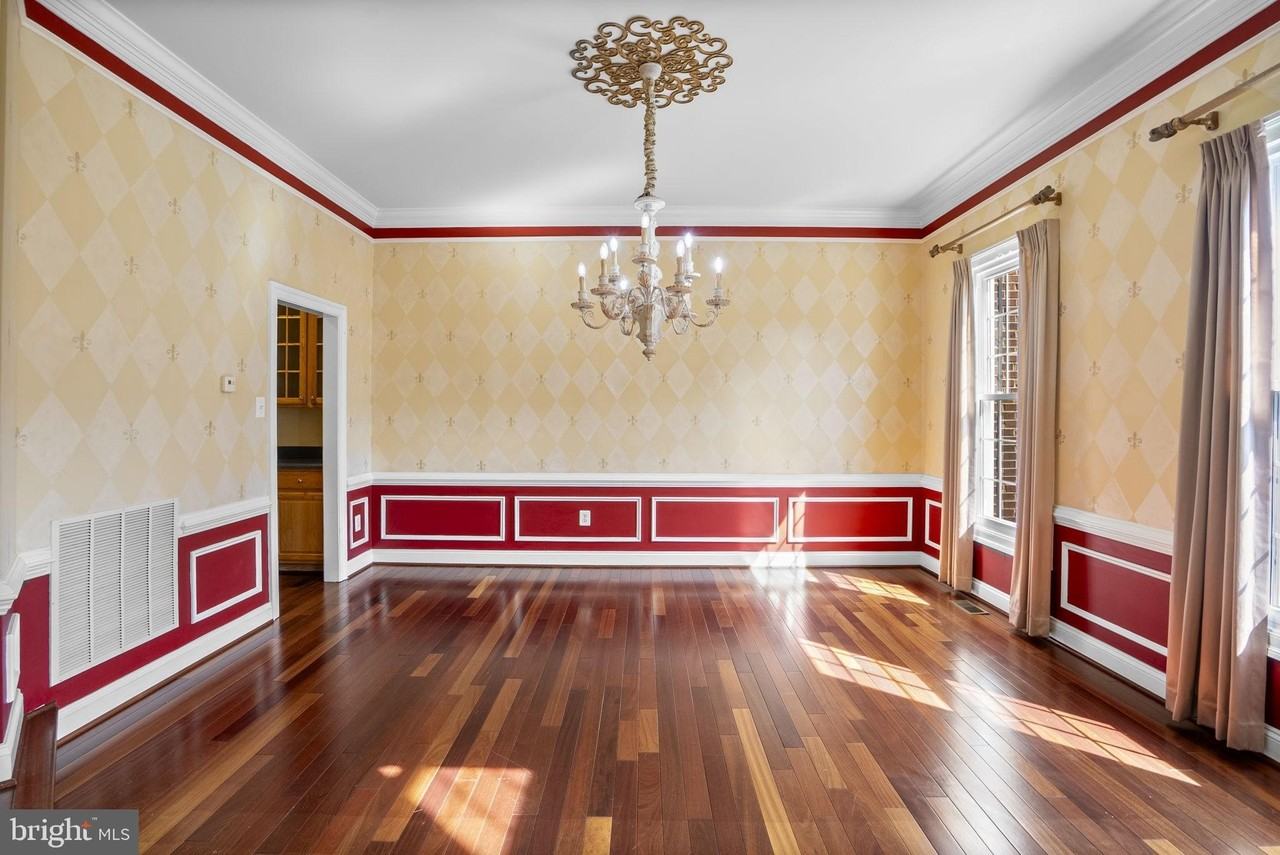 3 Sweetwood Ct - Photo 5 of 47