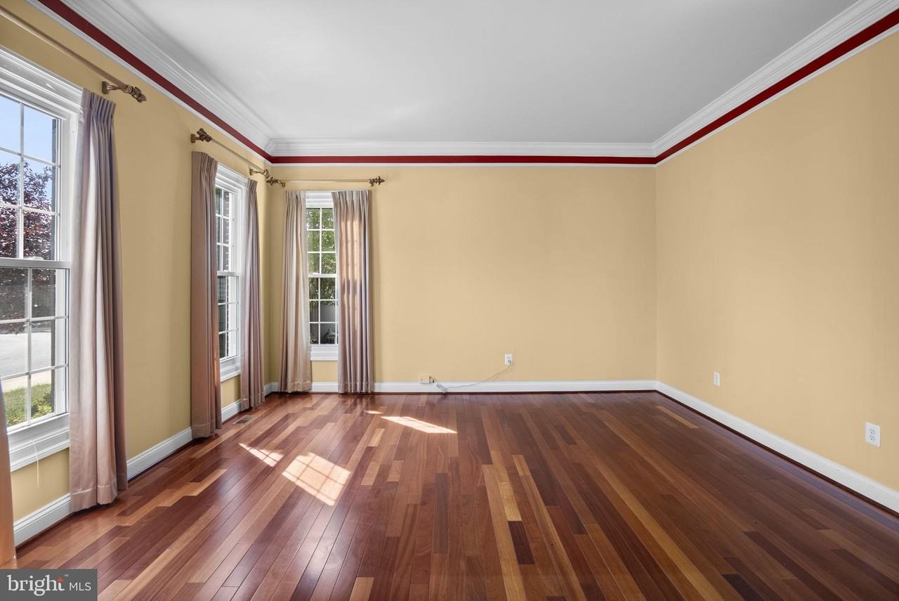 3 Sweetwood Ct - Photo 6 of 47