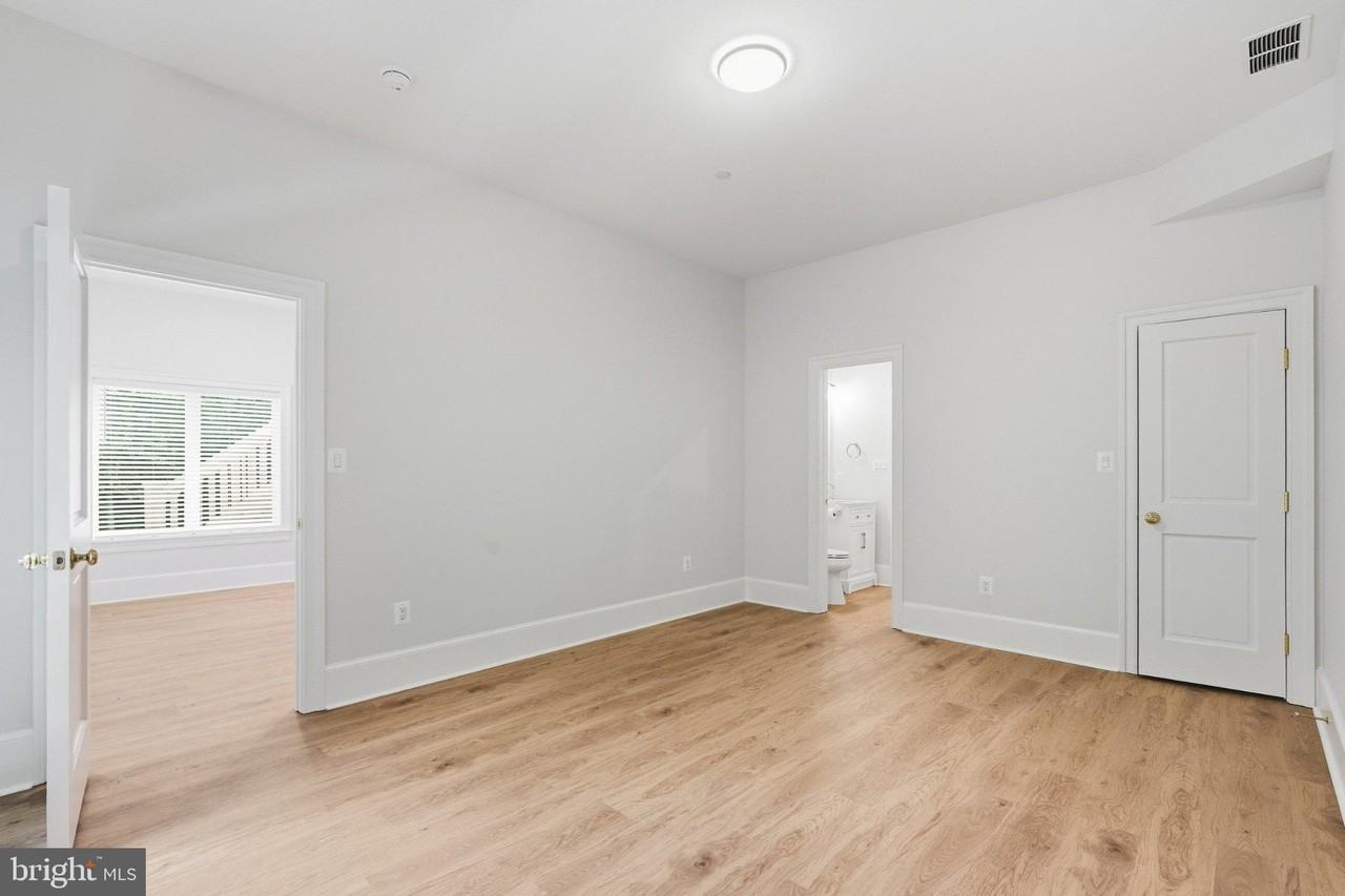 10205 Sorrel Ave - Photo 5 of 13