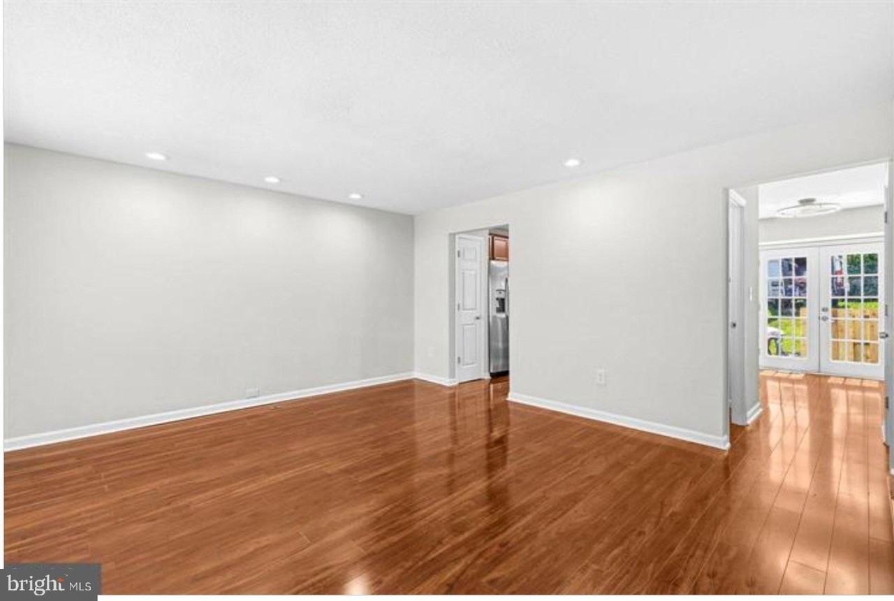 11404 Applegrath Way - Photo 4 of 22