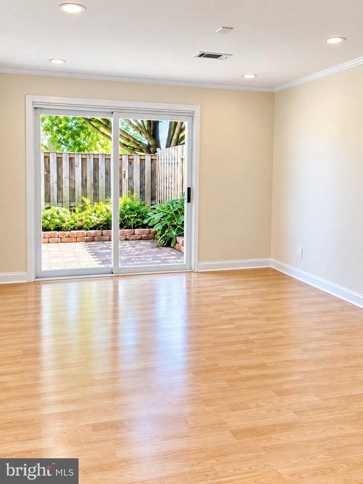 105 Oak Shade Rd - Photo 2 of 8