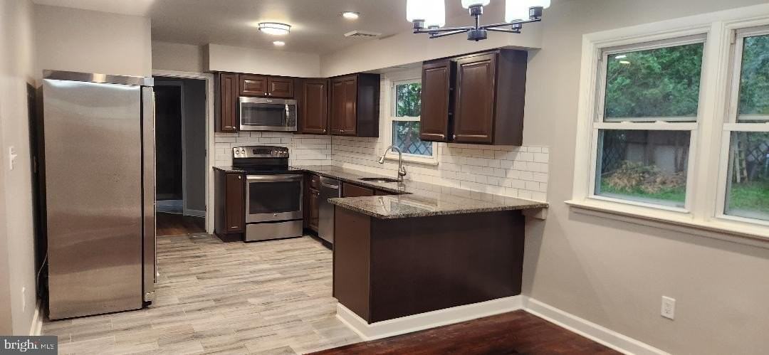 70 Iris St - Photo 2 of 3