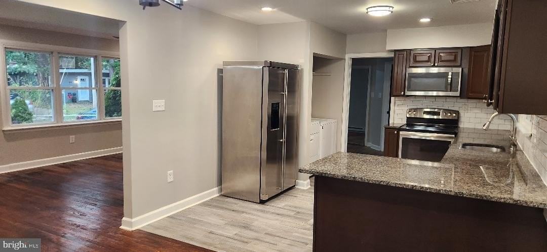 70 Iris St - Photo 3 of 3