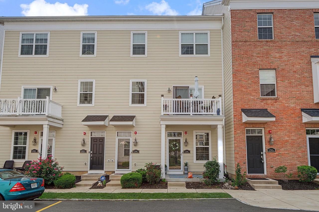 134 Fleet Ct #A - Photo 2 of 43