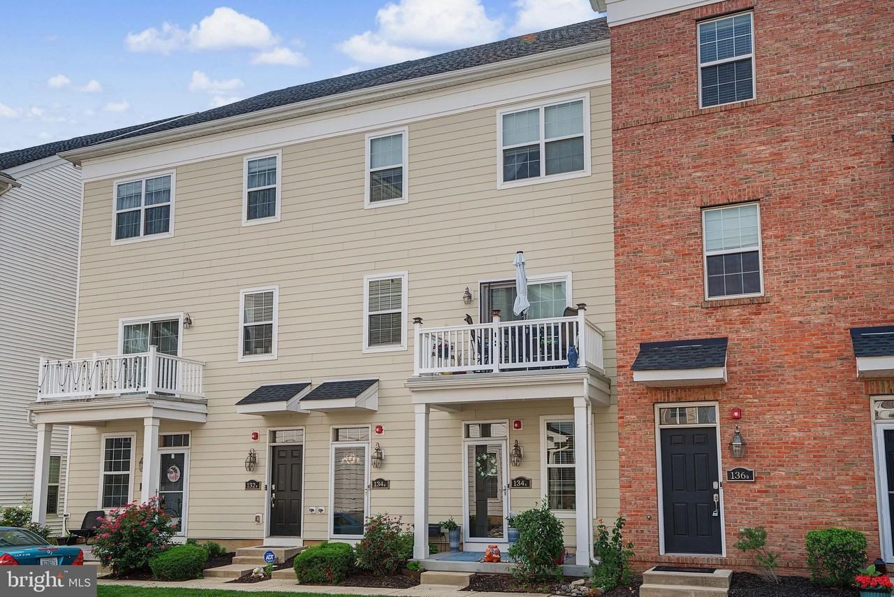134 Fleet Ct #A - Photo 3 of 43