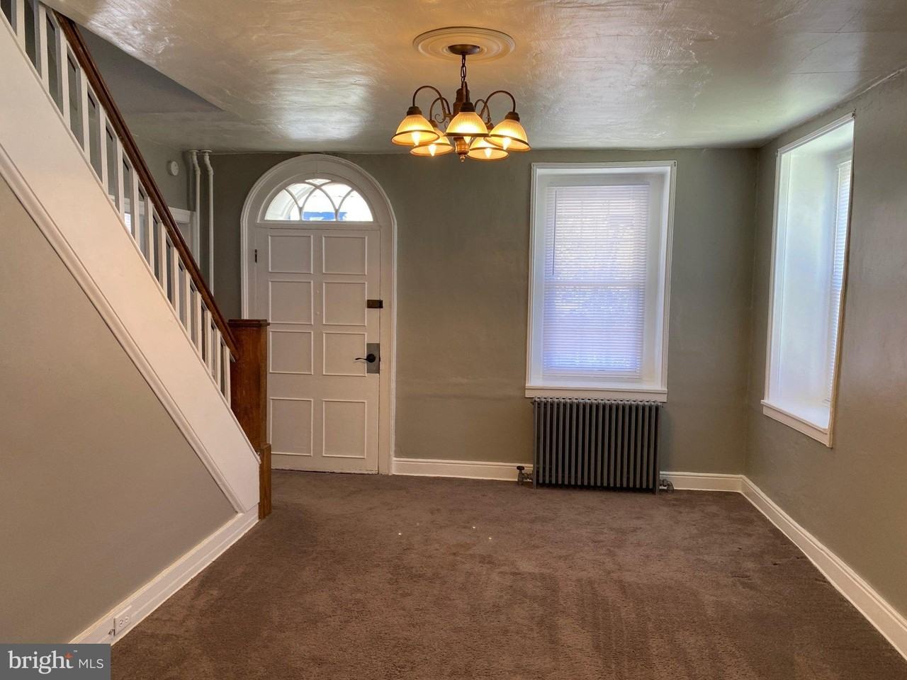 111 Middle Rd - Photo 4 of 19