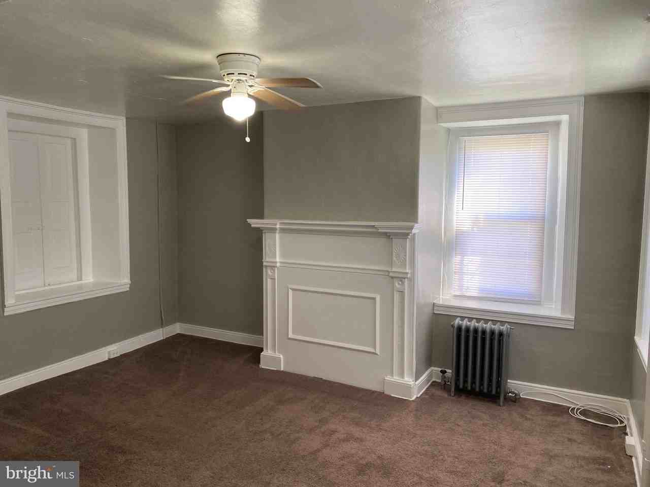 111 Middle Rd - Photo 7 of 19