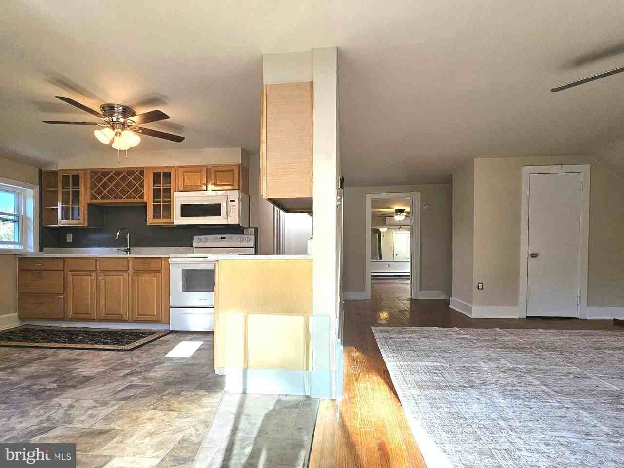 1327 Blackhorse Hill Rd - Photo 4 of 12