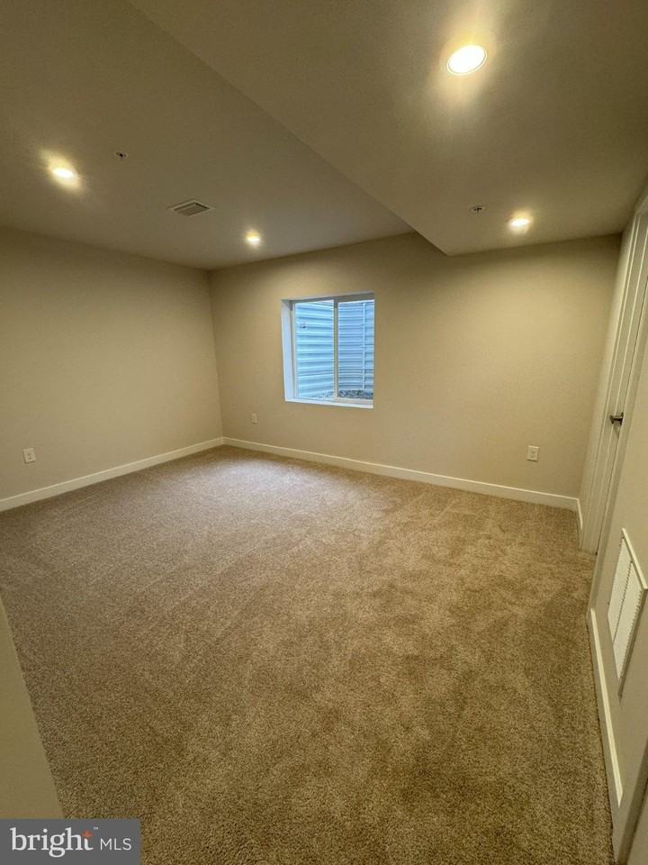 2647 Tisbury Ln - Photo 3 of 14