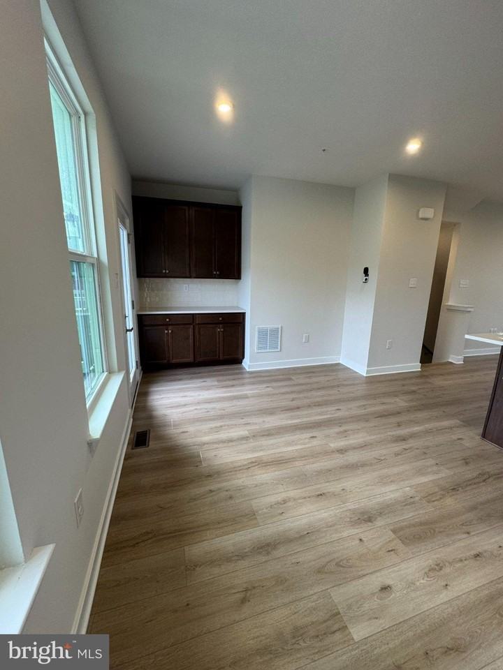 2647 Tisbury Ln - Photo 7 of 14