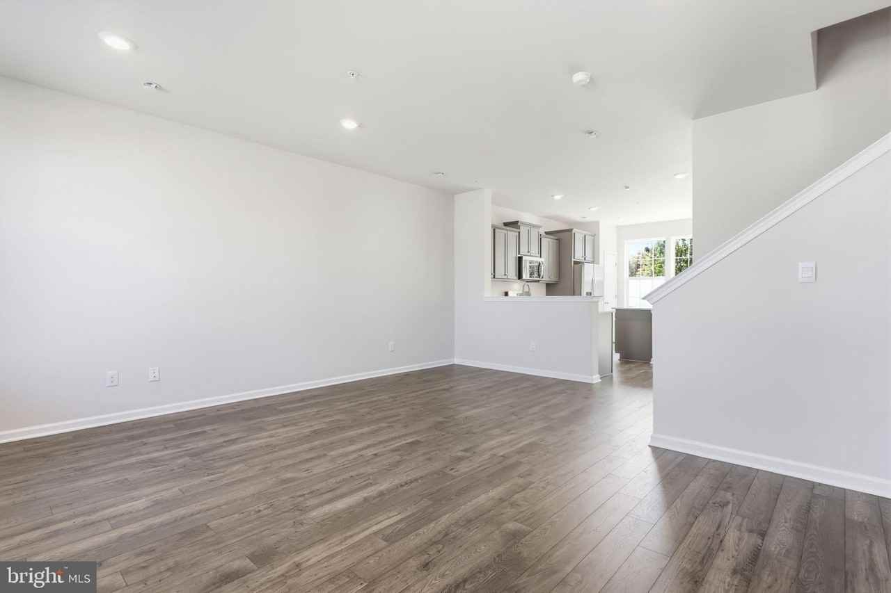 1080 Meadowlark Dr - Photo 6 of 32