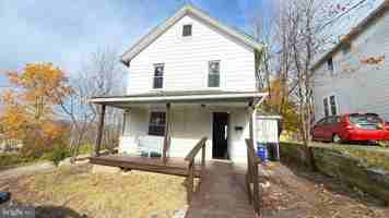 featured image of 6 Fern Ave