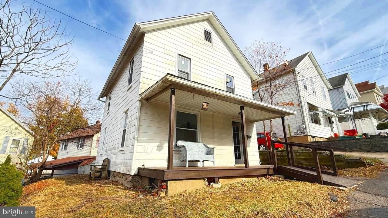 6 Fern Ave - Photo 2 of 33