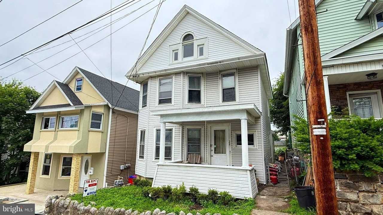 28 Maple Ave - Photo 3 of 37