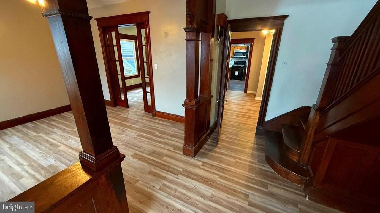 28 Maple Ave - Photo 4 of 37