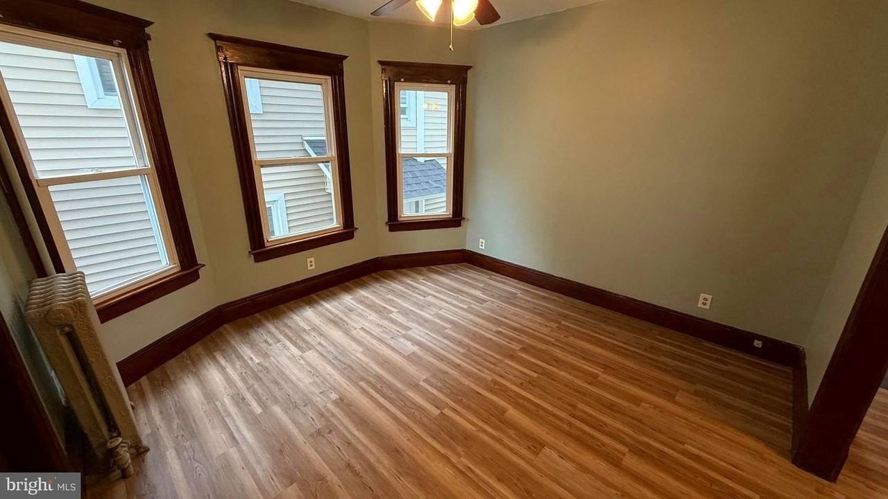28 Maple Ave - Photo 6 of 37