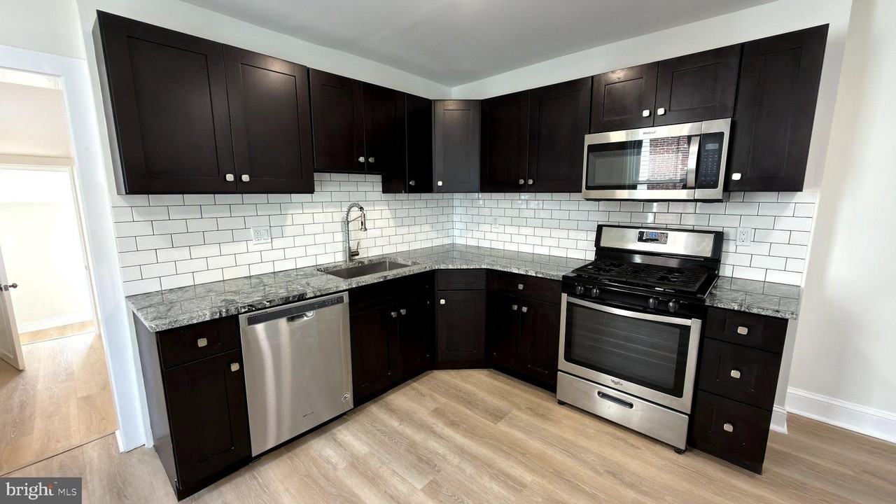 9 Franklin St - Photo 3 of 10