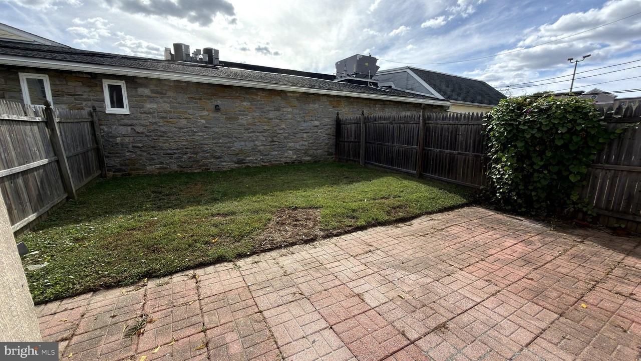 9 Franklin St - Photo 6 of 10