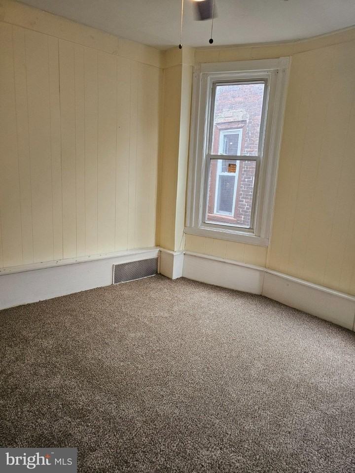 714 S 52nd St #3 - Photo 2 of 16