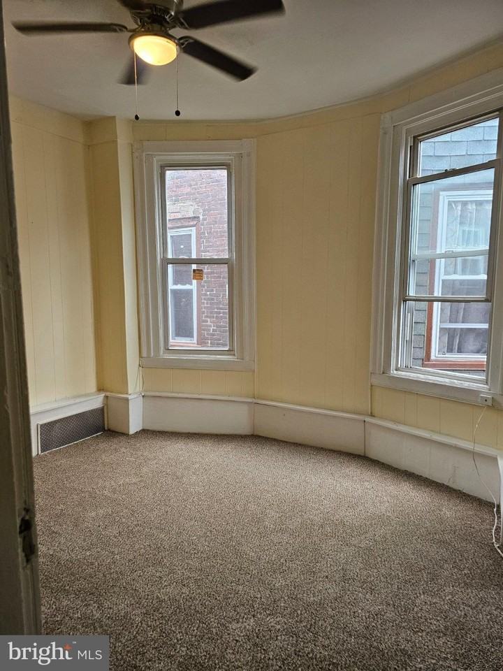 714 S 52nd St #3 - Photo 4 of 16
