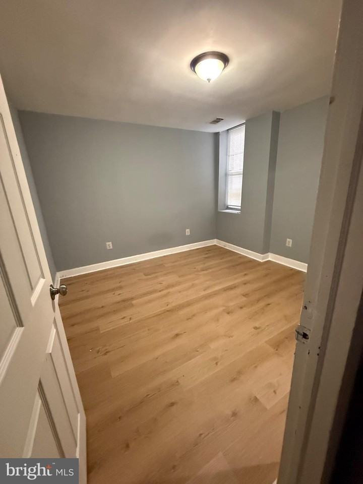 1016 W Erie Ave - Photo 2 of 14