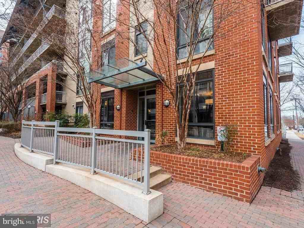 1200 N Hartford St #506 - Photo 2 of 33