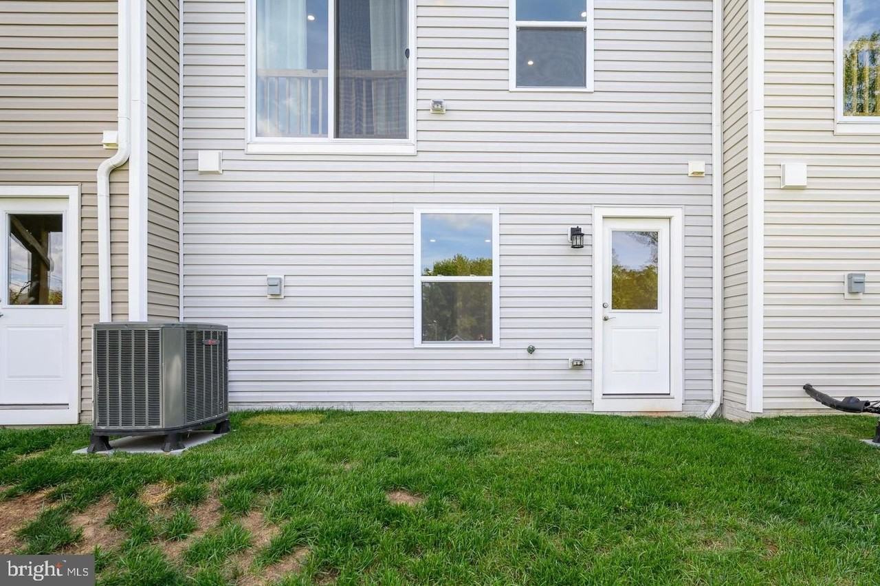 109 Marlow Ct - Photo 7 of 50