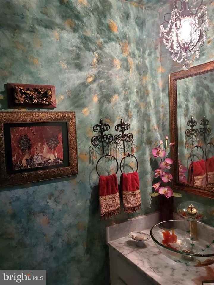 10406 Dunn Meadow Rd - Photo 6 of 33