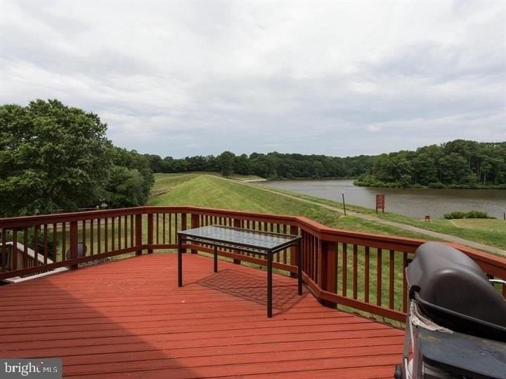 9902 Lakepointe Dr - Photo 5 of 23
