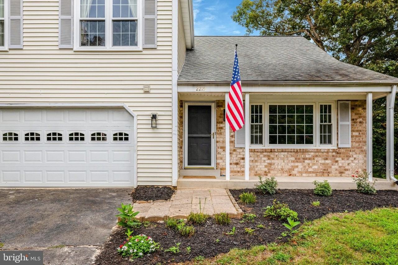 2219 Cedar Mill Ct - Photo 4 of 50