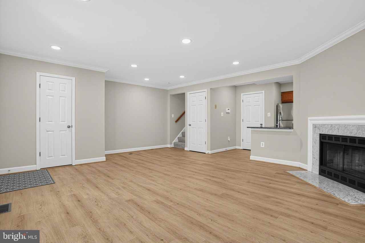 12158 Old Salem Ct - Photo 3 of 22