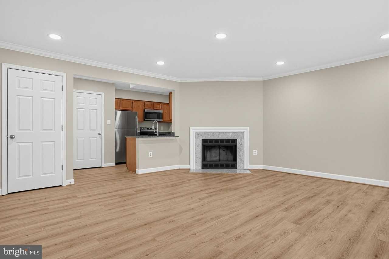 12158 Old Salem Ct - Photo 4 of 22