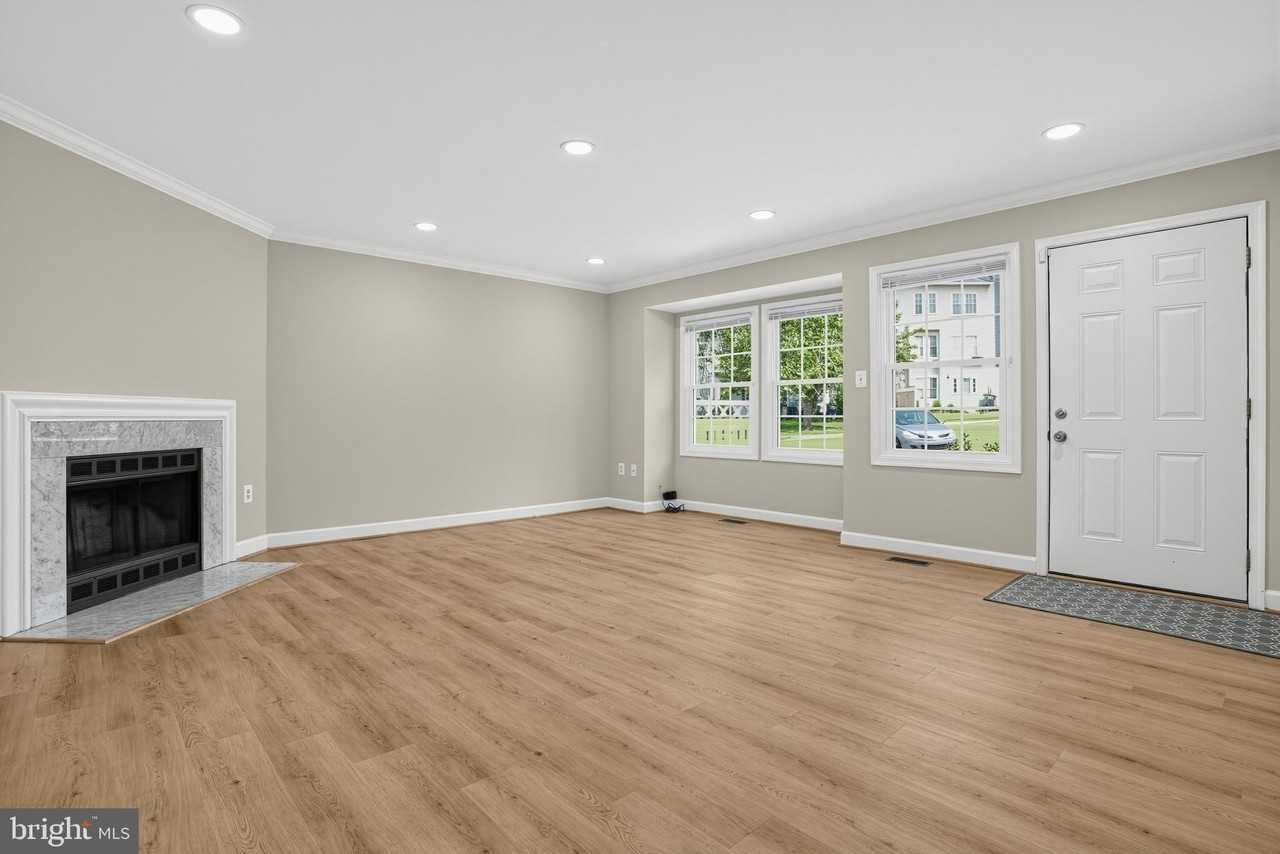 12158 Old Salem Ct - Photo 5 of 22