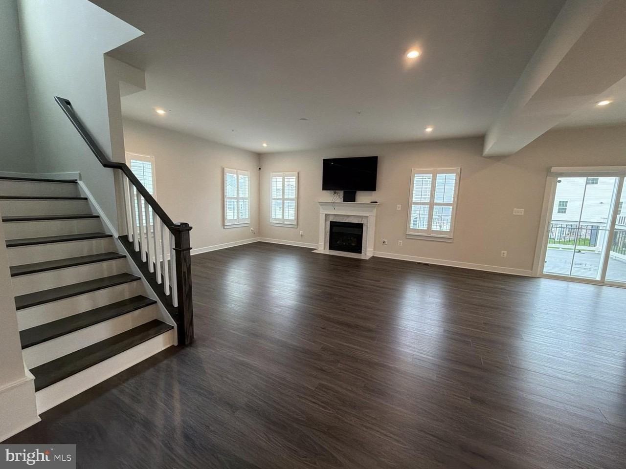 11296 Wheeler Ridge Dr - Photo 6 of 27