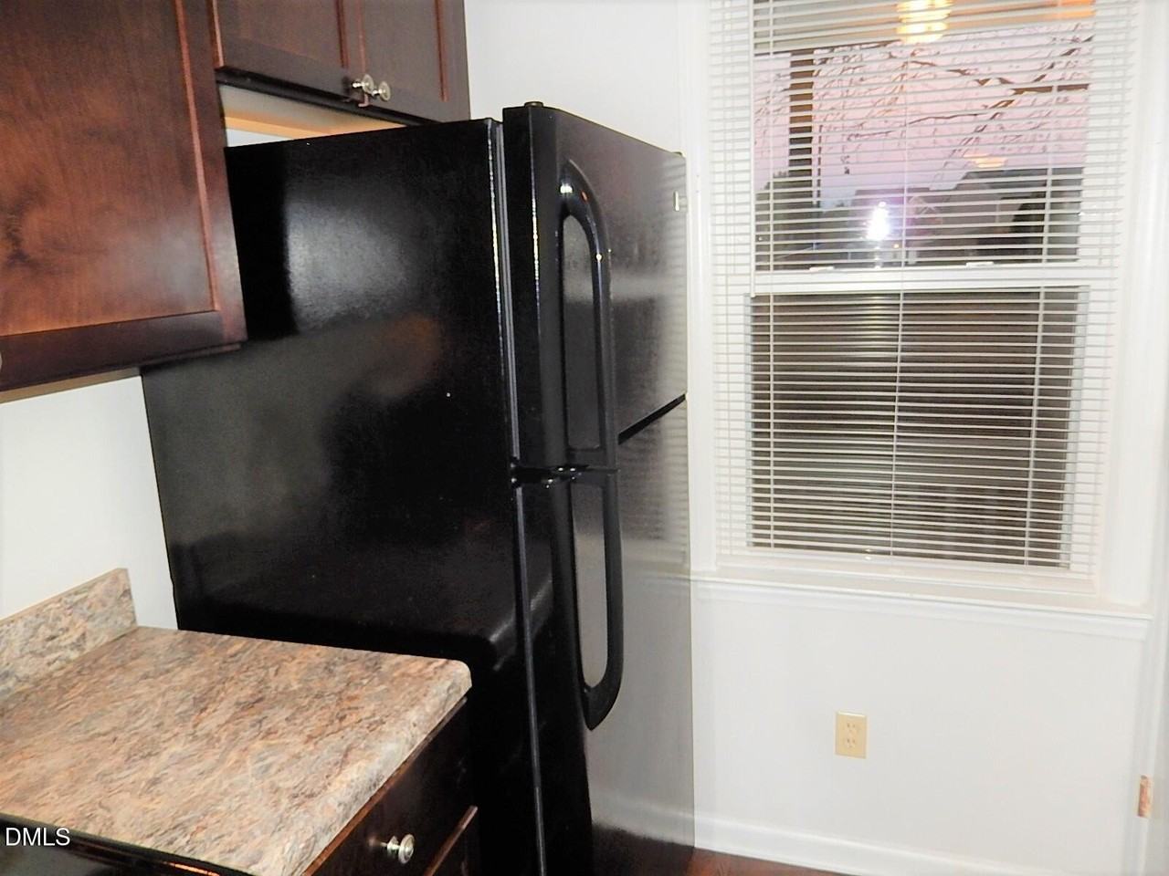 1319 Wall Rd - Photo 6 of 17