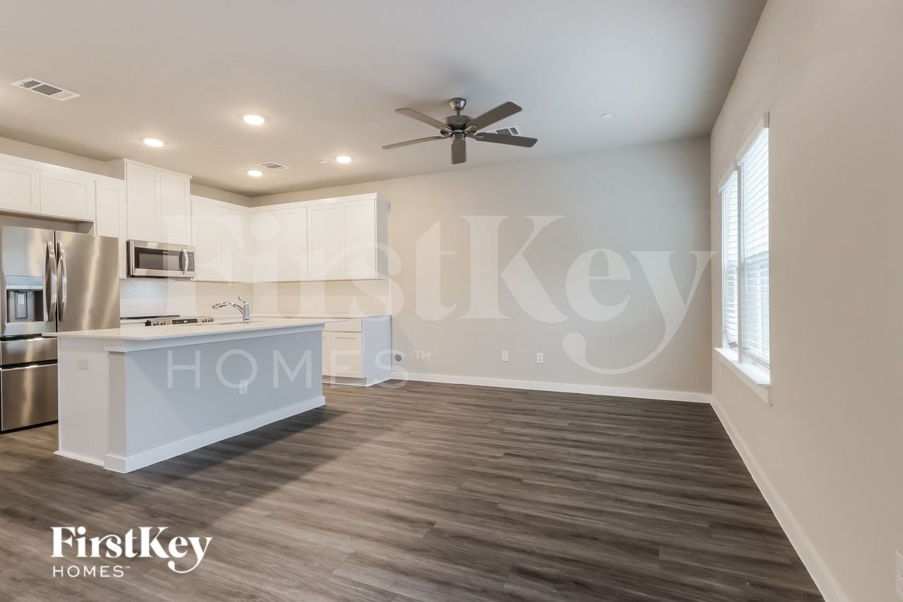 18310 W Centro Cir - Photo 6 of 20