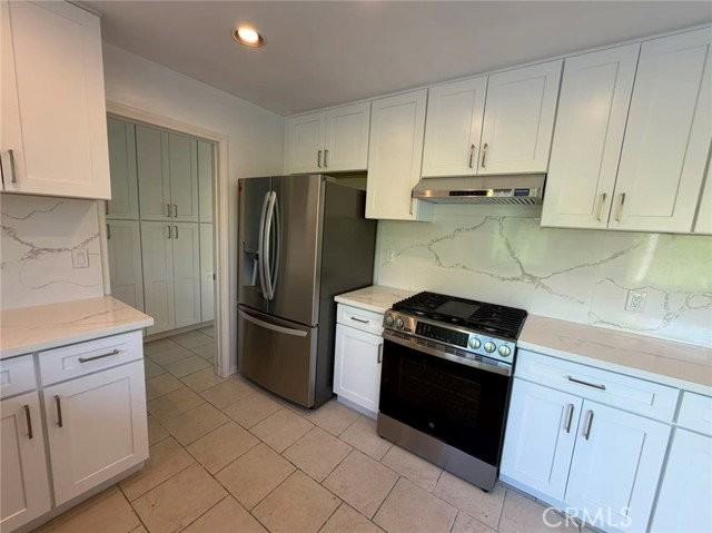 20702 Elizabeth Ln - Photo 3 of 6