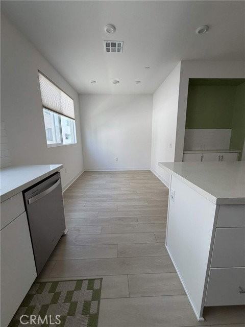 605 S Lyon St - Photo 7 of 7